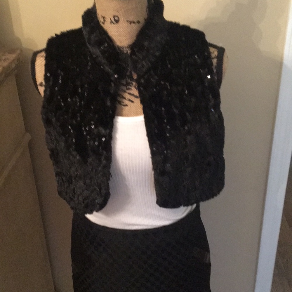 Faux fur Sequin cropped vest